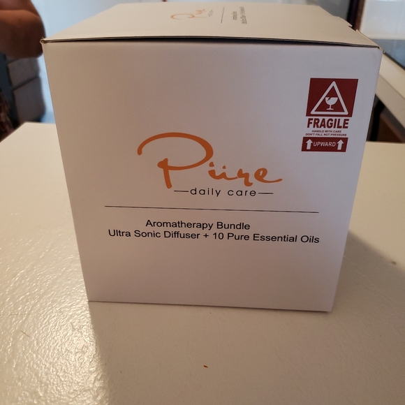 Woodgrain 500ml Aromatherapy Diffuser Plus 10 Essential Oils - Picture 4 of 7